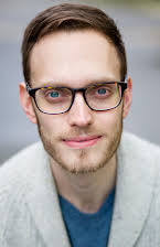 Nikolai Witschl som Head Orderly Frye