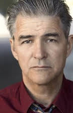 Gareth Williams som Bruce