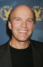 Peter Markle som Director