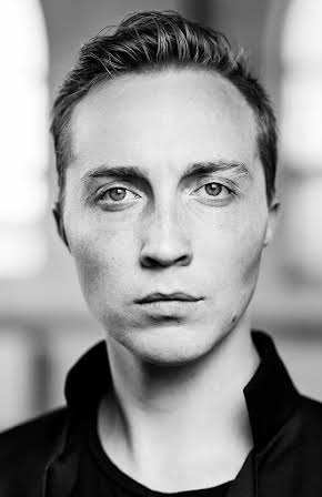 Nicklas Søderberg Lundstrøm as 