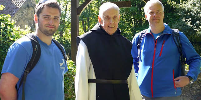 3:15 PM: Weatherman Walking (S7) | BBC Two | 3/12 2026