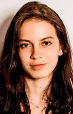 Ana Valeria Becerril som 