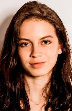 Ana Valeria Becerril as 