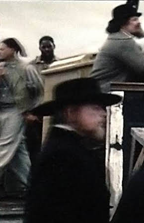 Jon Arthur as Sheriff Deputy