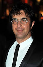 Atom Egoyan som Director