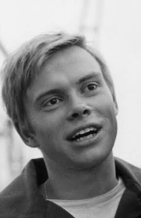 Volker Lechtenbrink as 