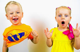 Gaby and Alex: Gaby and Alex's Magic Cloak!