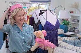 Get Organized with The Home Edit: Reese Witherspoon y el vestidor ideal de una doctora