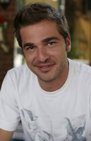 Engin Altan Düzyatan as 