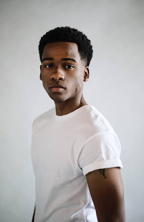 Antonio J Bell as 