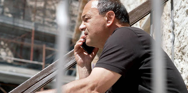 11:25: Re: Der Kampf eines Bürgermeisters um sein globales Dorf | Arte | 11/18 2025