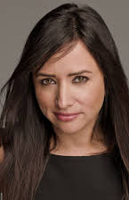 Pamela Adlon som Spinelli