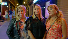 Bargain-Loving Brits in the Sun (S14 E32)