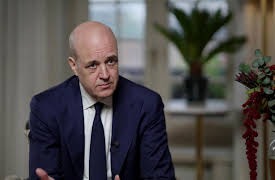 The King's Inner Circle S01: My friend