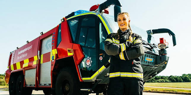 2:55 PM: Grace's Amazing Machines (S1) | Cbeebies | 1/8 2026