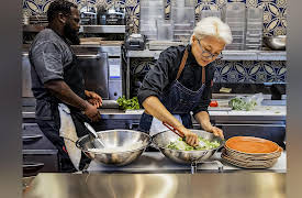 Vegas Chef Prizefight, Season 1: Courage in the Kitchen