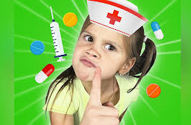 Learn Colors with Diana: Learn colors and playing Doctor outside with Diana