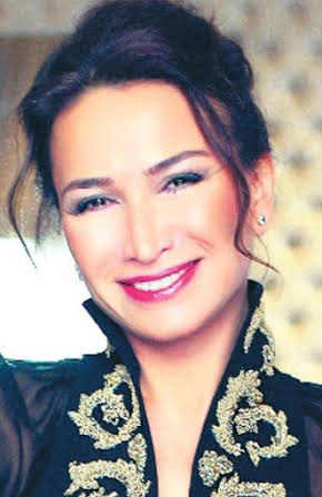 Demet Akbağ as 