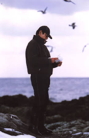 Ken Takakura as 