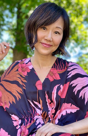 Elaine Kao as 