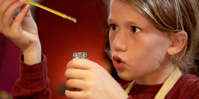 15:25: Saïd & Anna: Medisinen | NRK Super | 1/9 2026