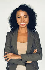 Sandy Huong Pham som Michon