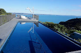 Off The Grid On The Beach, Season 1: Busy Life to Pacific Paradise