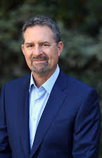 Ted Wass som Director