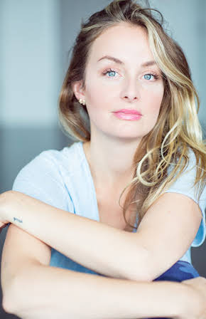 Julie Sype as 