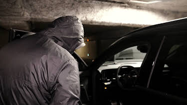 15:50: Die Auto-Mafia - Europas Diebstahl-Netzwerk | ZDFinfo | 5/12 2026