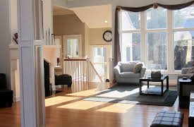 House Hunters: Volume 4, Season 102: Georgia Dream Home in Kansas