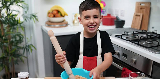 12:00 PM: My World Kitchen (S3) | Cbeebies | 12/2 2025