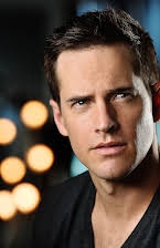 Jonathan Patrick Moore som 