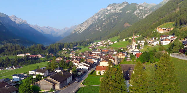 17:30: Bergsteigerdörfer in Tirol: Vom Leben im Gschnitztal, Schmirntal und Valsertal | 3SAT | 3/20 2026
