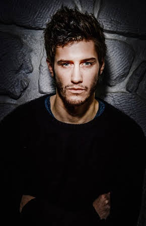 Jean-Baptiste Maunier as 