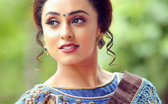 Pearle Maaney