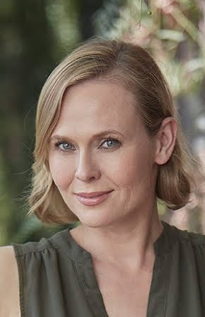 Thelma Gudmunds as 