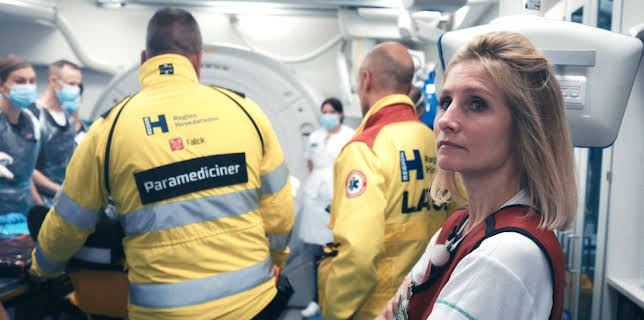 01:30: Med livet i hendene: Bak dei raude dørene | NRK 3 | 11/22 2025