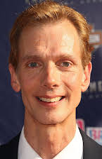 Doug Jones como 