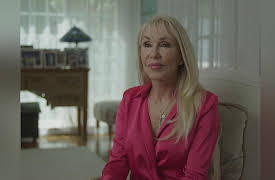 Loving Elvis S1: Mama's Boy vs. Rock Star