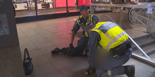 23:50: T-banen Stockholm (S6 E7) (S6) | MAX | 3/25 2026