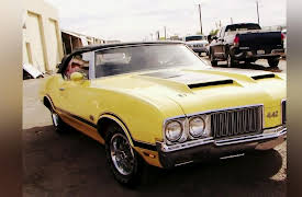 Desert Car Kings Season 1: Young vs. Olds