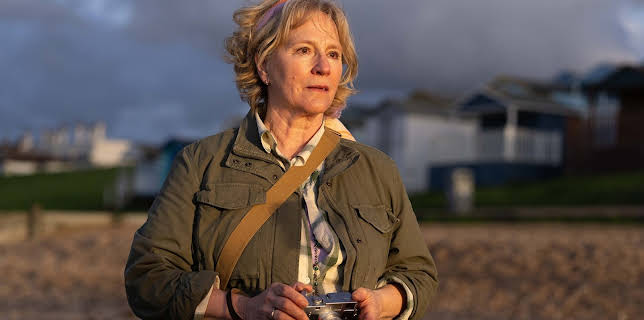 21:25: Whitstable Pearl: Jente, Whitstable Beach | NRK 3 | 10/28 2025