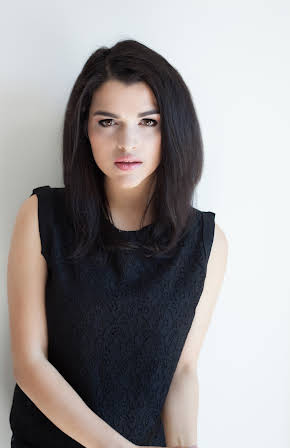 Eve Harlow as 