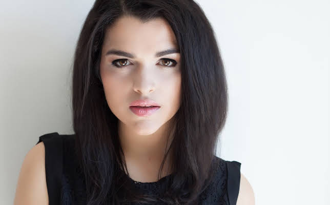 Eve Harlow