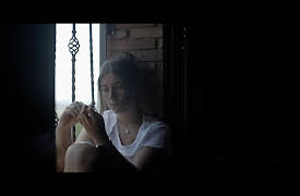 Adictos a la pantalla season-1: Adictos a la pantalla - Pegados a la pantalla