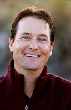 Sandon Yahn as Director