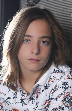Izan Llunas as 