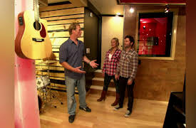 Room Crashers: Glamorous Music Lounge