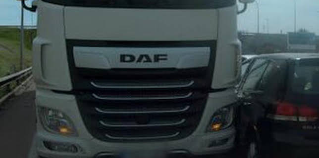 20:35: Control de carreteras: Episodio 7 | Discovery Max | 1/18 2026